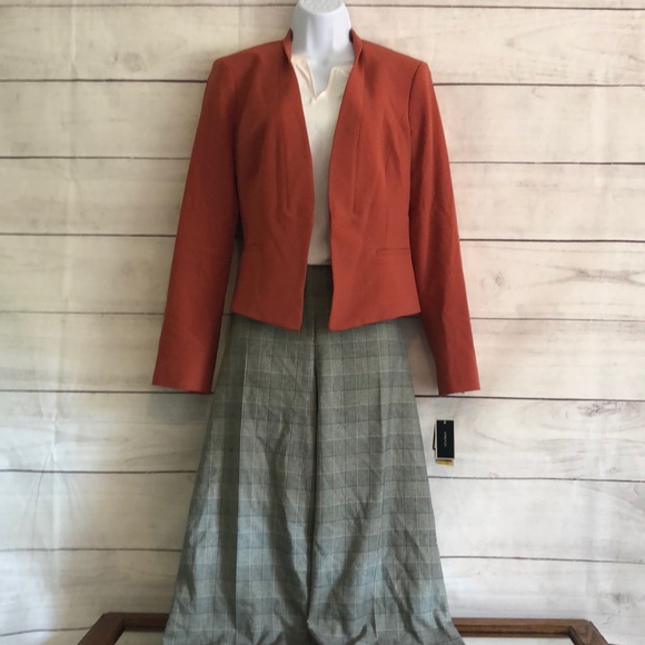 Blazer - Picture 2 of 5